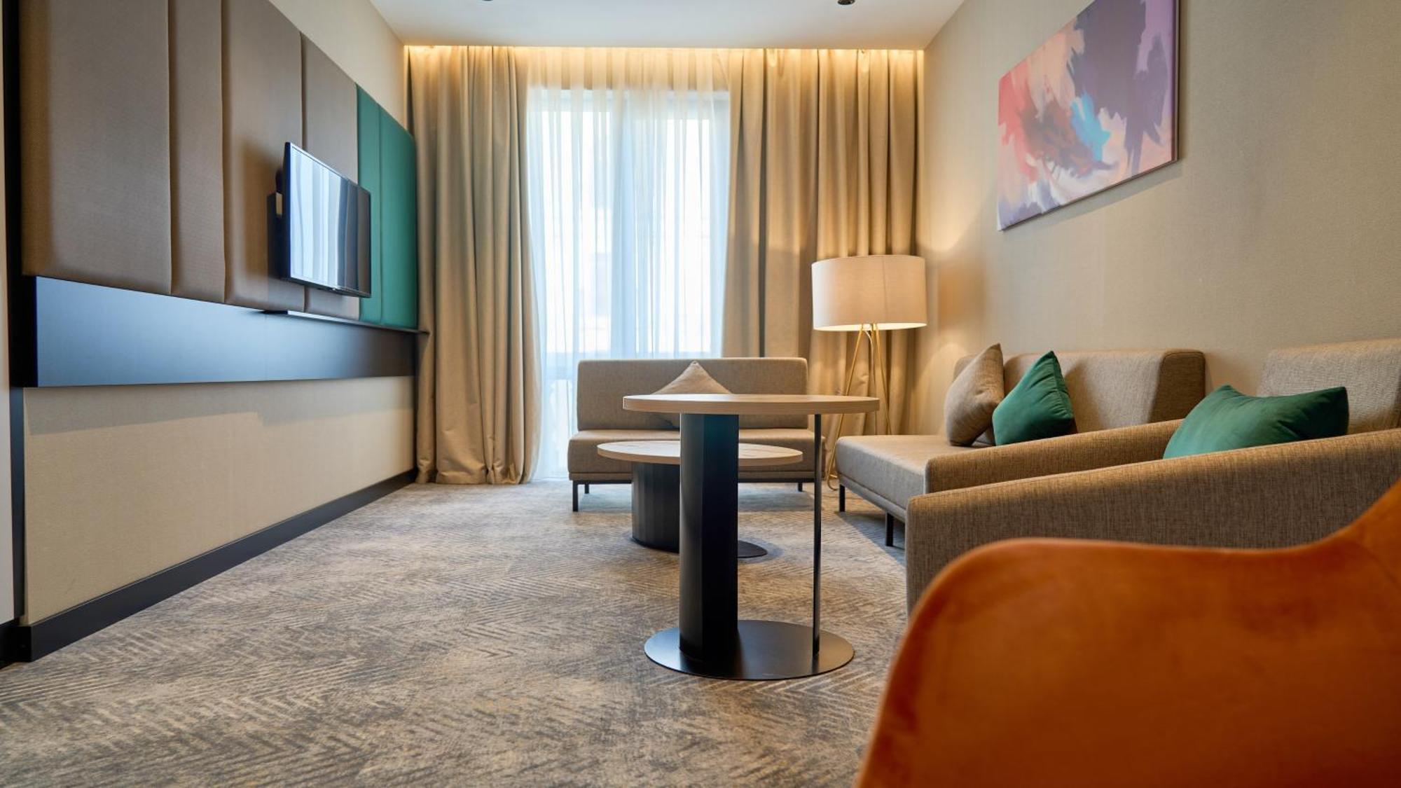 Holiday Inn Tashkent City By Ihg Εξωτερικό φωτογραφία