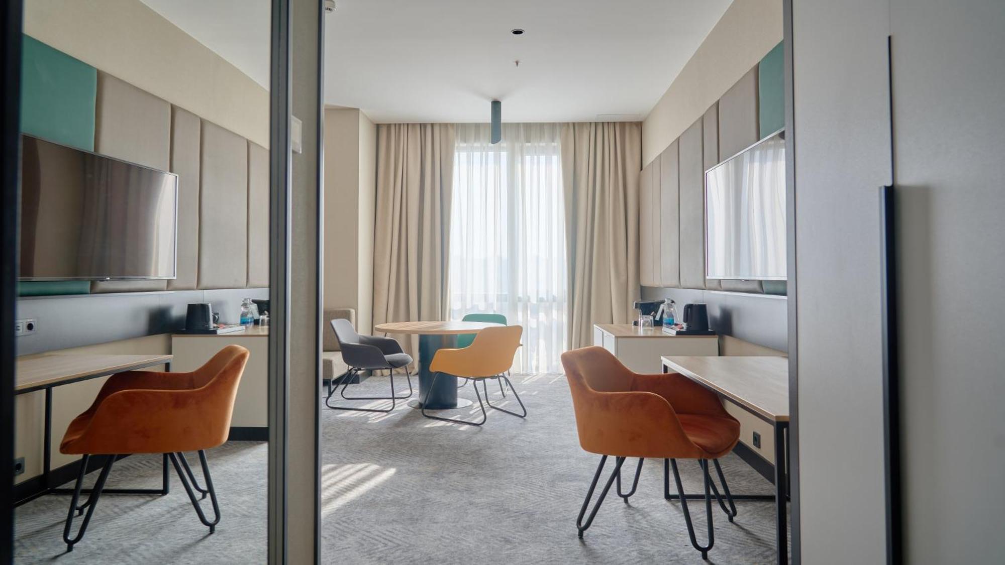 Holiday Inn Tashkent City By Ihg Εξωτερικό φωτογραφία